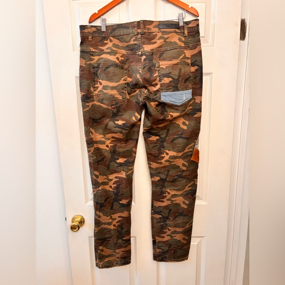 Taker: Men's Camouflage Patchwork Pants - Picture 3 of 5